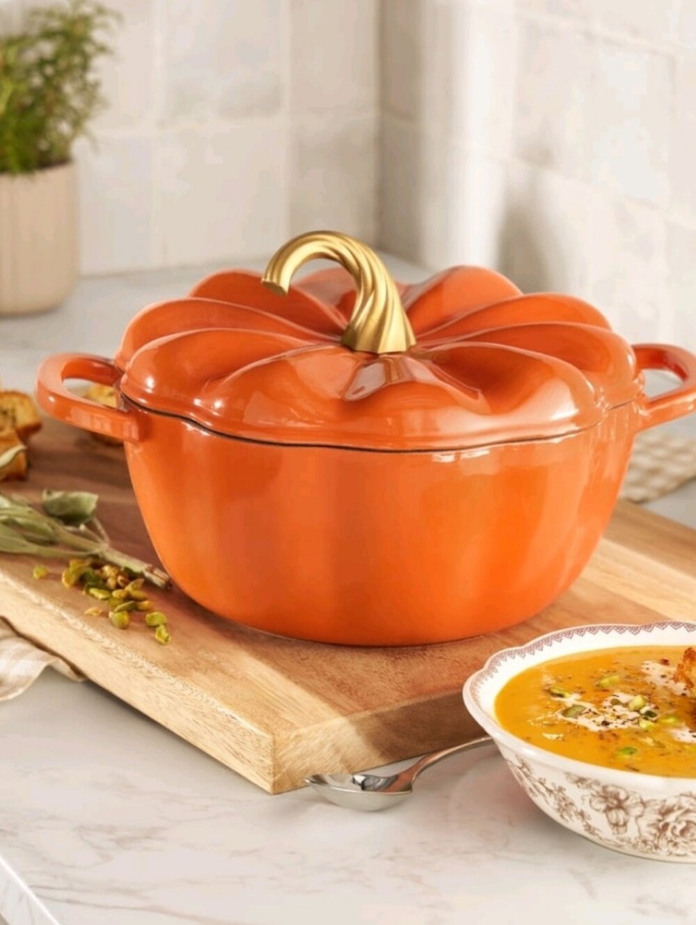 NWT Pioneer Woman 3.5qt pumpkin dutch oven